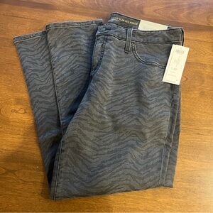 Chico’s Subtle Zebra Petite So Slimming Girlfriend Slim Leg Ankle Jean - 10P NWT